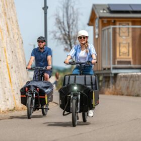 Two cargobikers with Carvelo. Image: eCargobike from carvelo, TCS Mobility Academy