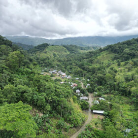 Cooperative Housing by FARC ex-combatants in San Jose de León, Antioquia, Colombia. Foto: Santiago Beaume.